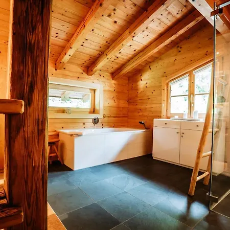 Chalet Gamsglueck - Mit Sauna Und Pool Waidring